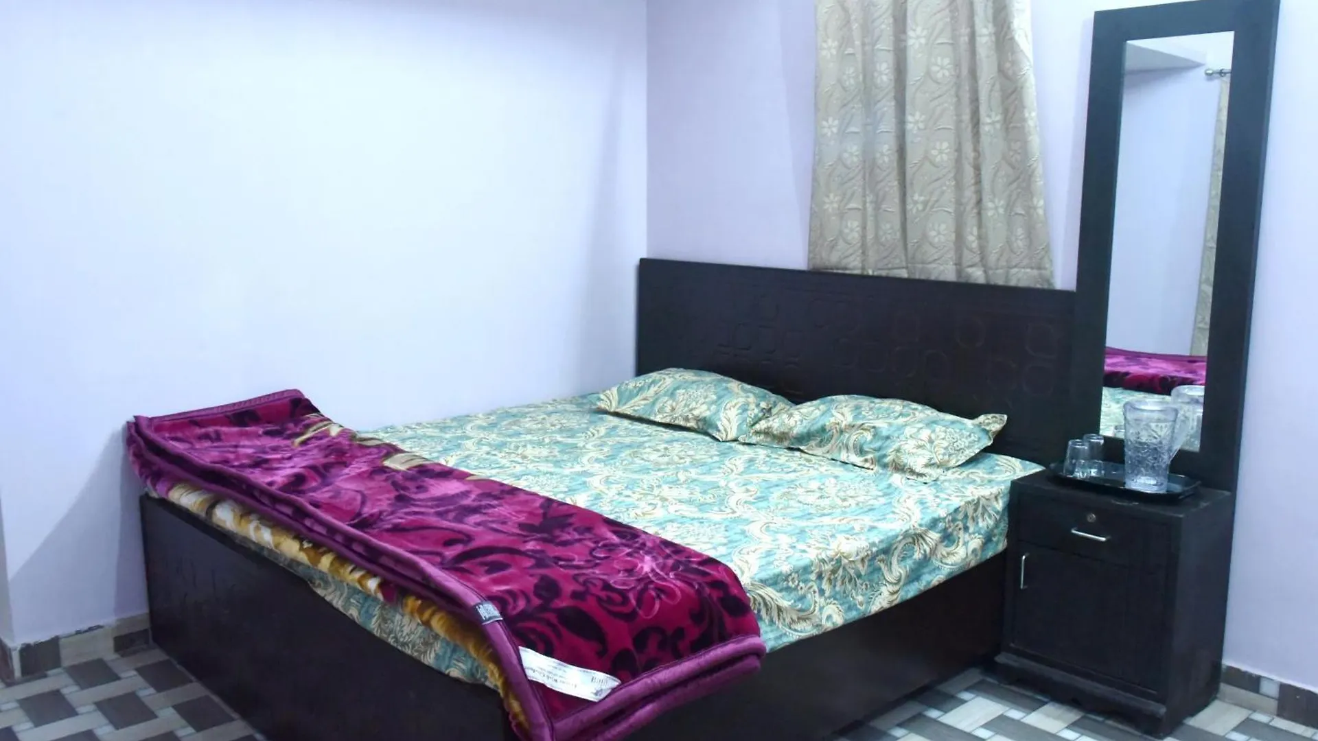 Banaras Home Stay Varanasi 0*,  Índia